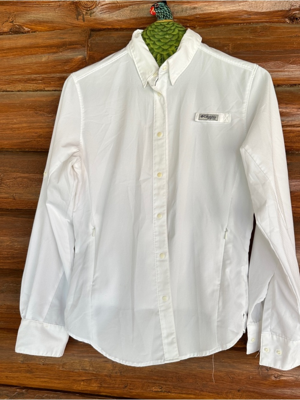 Columbia PFG Woman white snap front fishing shirtOmni-shade vented light weight